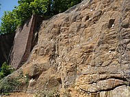 Obrázok ochrany skalnej steny v Tepliciach