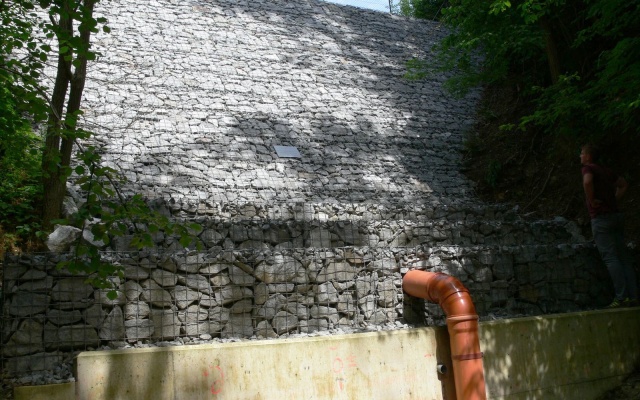 Sanácia zosuvu svahu v Lukách pod Medníkom