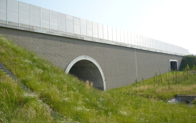 Oporné múry mostných objektov v Hornom Žukova