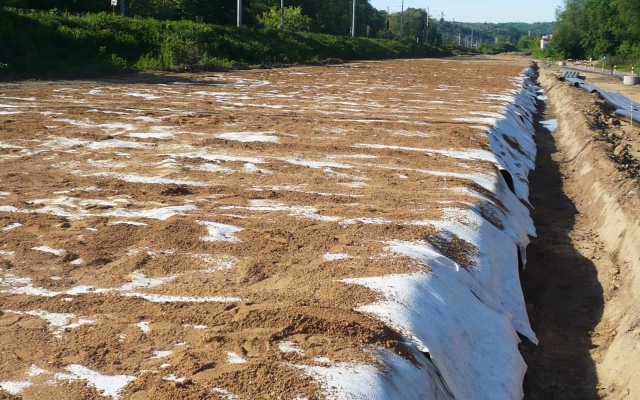 Odvodnenie násypového telesa preloženej cesty v Roztokách pri Prahe