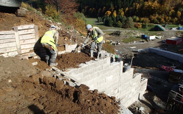 Portál drenážnej štôlne pri vodnej nádrži Šance