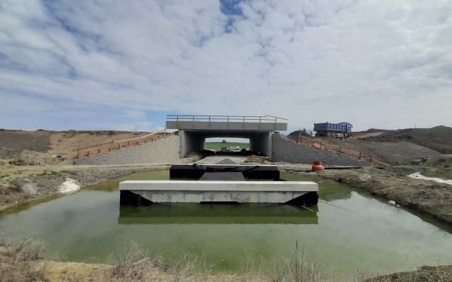 Vystužené krídla mostu na diaľnici D35, Časy - Ostrov