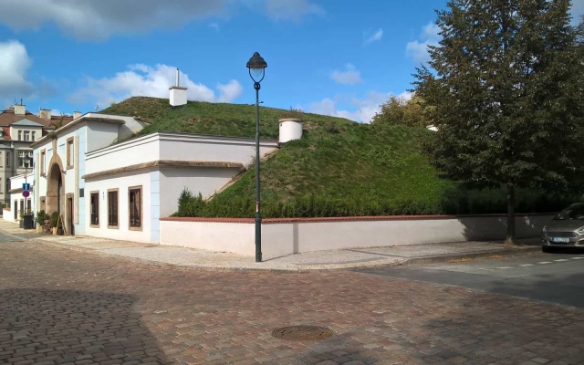 Spevnené vystužené svahy Písecké brány v Prahe