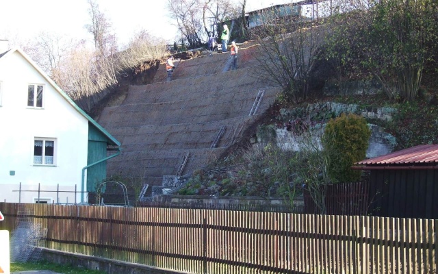 Sanácia zosuvu nad domom v obci Dubá