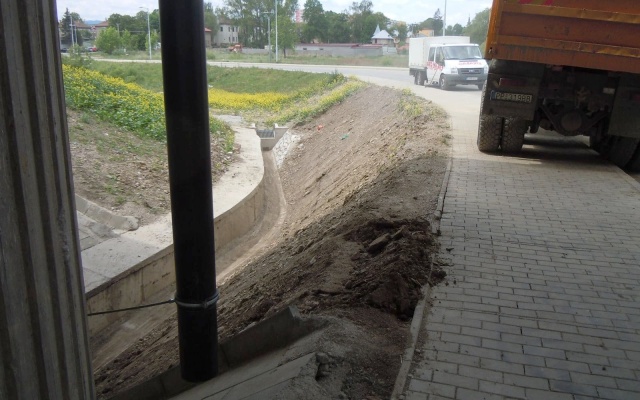 Protierózna ochrana svahov odvodňovacej priekopy v Poprade