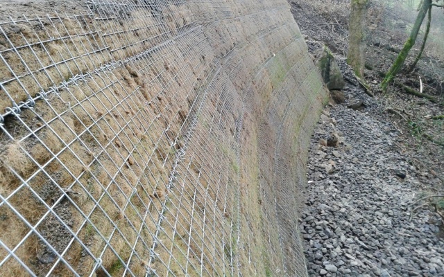 Sanácia zosuvu komunikácie v Jablonci nad Nisou