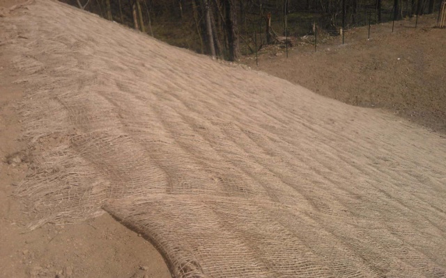 Rozšírenie násypu pozemnej komunikácie na predmestí Vyškova