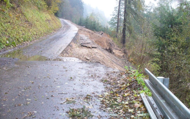 Sanácia zosuvu svahu cesty II/357 pri Strachujove