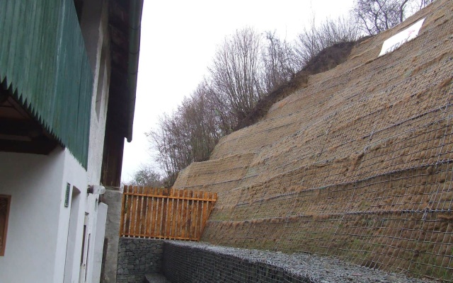 Sanácia zosuvu nad domom v obci Dubá