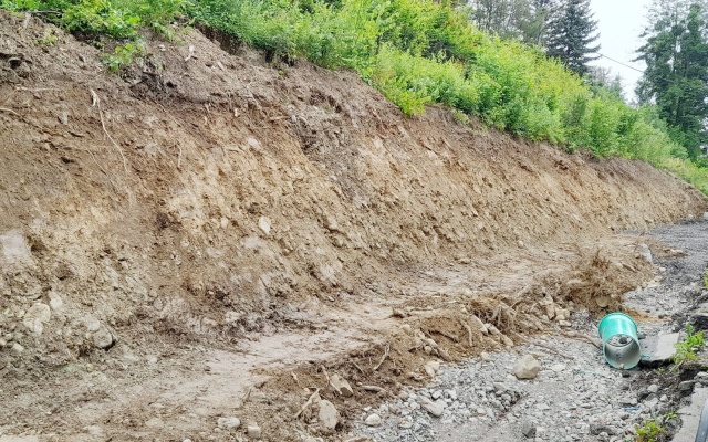 Zabezpečenie stability svahu zemnými kotvami na ceste III/48414 v Lubne