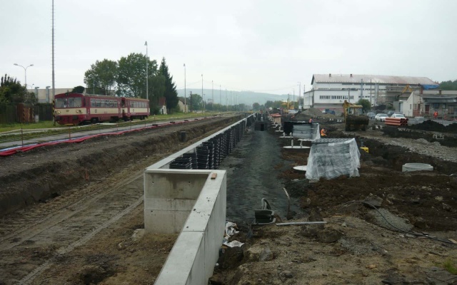 Rekonštrukcia koľaje pri výstavbe dopravného terminálu v Uherskom Brode