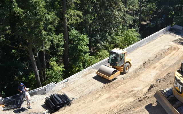 Žďár nad Sázavou, novostavba RD, oporný múr z vystuženej zeminy