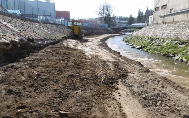 Zaistenie svahu pod cyklotrasou v Jihlave