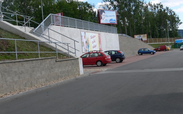 Oporná konštrukcia pre založenie obchodného domu v Boskoviciach