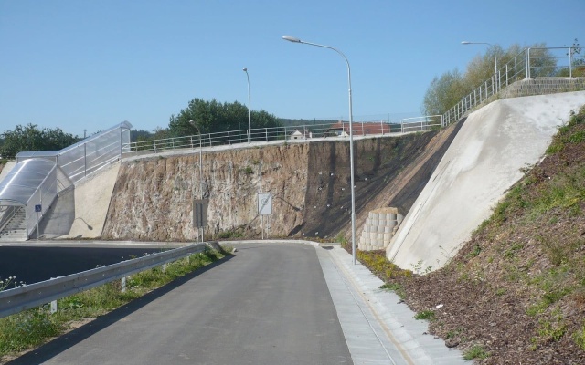 Protierózna ochrana svahu areálu drogérie DM v Jihlave