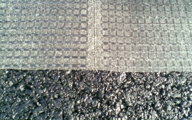 Lokálne vystuženie povrchu vozovky v Prahe