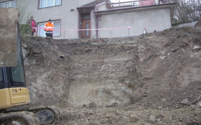 Sanácia zosuvu obecnej komunikácie v Louce pri Ostrohu