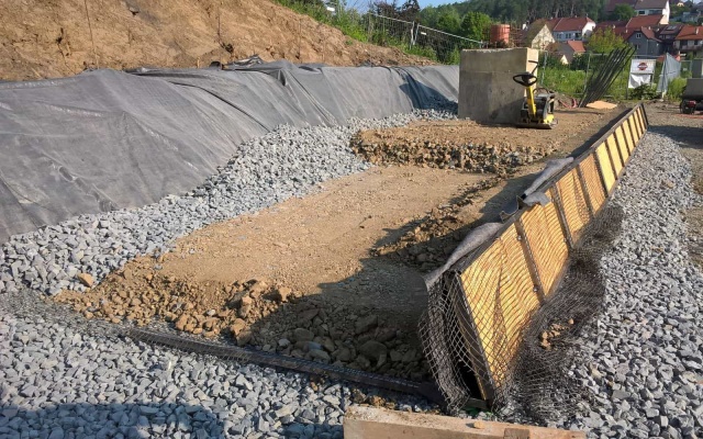 Sanácia zárubného múru na futbalovom ihrisku v Dolnom Němčí