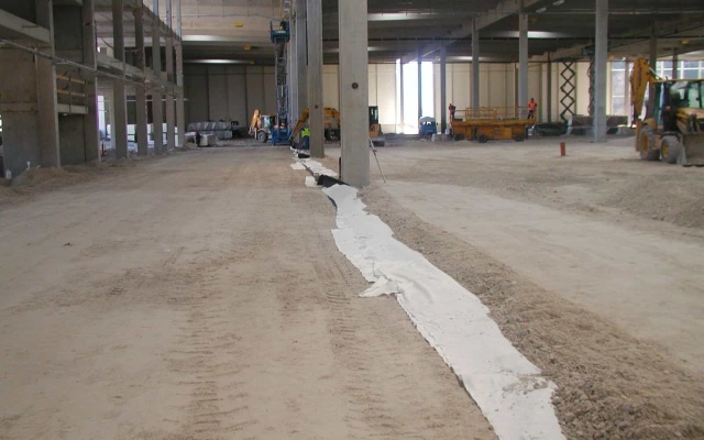 Separácia pod podlahou pod podlahou výrobnej haly v Rajeckej Lesnej