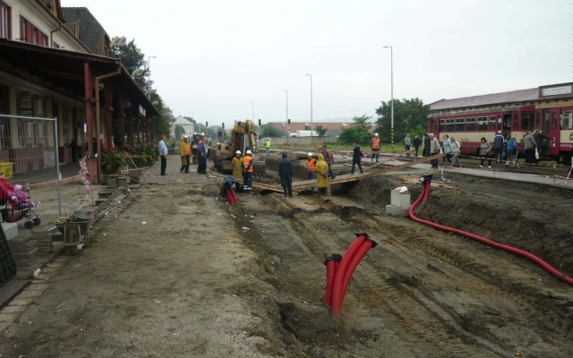 Rekonštrukcia koľaje pri výstavbe dopravného terminálu v Uherskom Brode