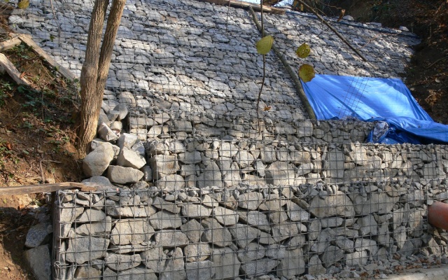 Sanácia zosuvu svahu v Lukách pod Medníkom