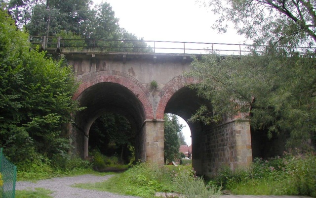 Oporný múr na železničnej trati Třebovice-Rudoltice