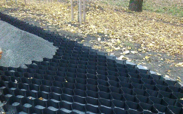 Stabilizácia štrkovej cestičky v centre Šternberka