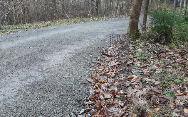 Zvýšenie únosnosti lesnej cesty pri Rudici v Moravskom krase