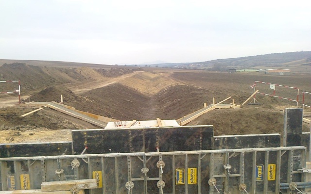 Záchytná priekopa na Holém kopci v Kobylí