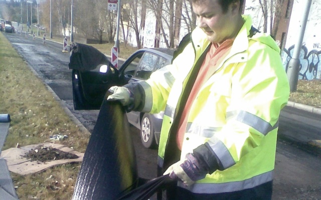 Lokálne vystuženie povrchu vozovky v Prahe