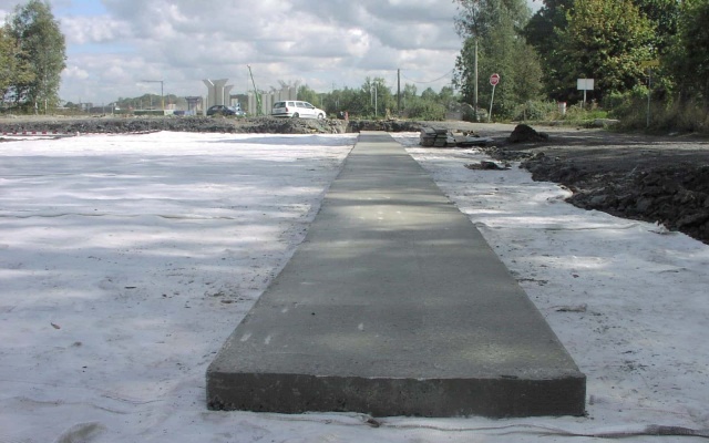 Oporný múr z veľkoplošných panelov v Ostrave (u Zeleniny)