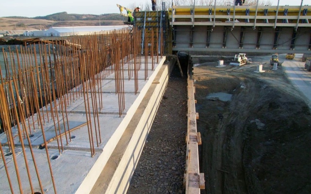 Mostné opory z vystuženej zeminy na diaľnici D1 pri Levoči