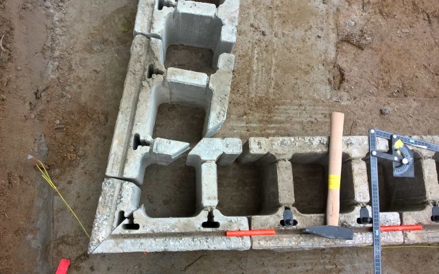 Žďár nad Sázavou, novostavba RD, oporný múr z vystuženej zeminy