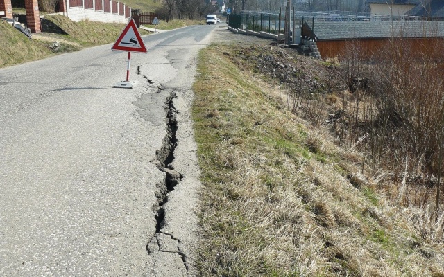 Oprava zosuvu v obci Chuchelna u Semil pomocou stavebnicového oporného systému