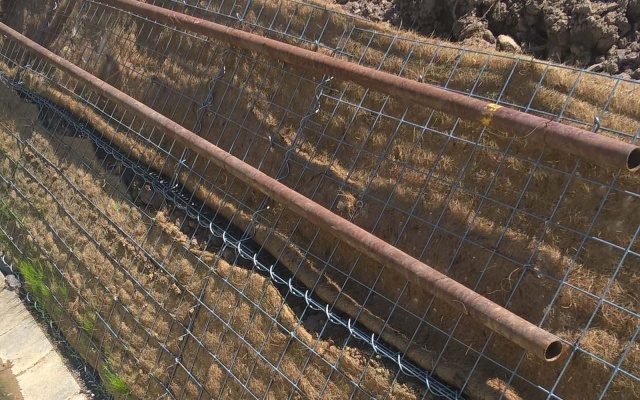 Terminál na R1 – Beladice, strmý svah z vystuženej zeminy