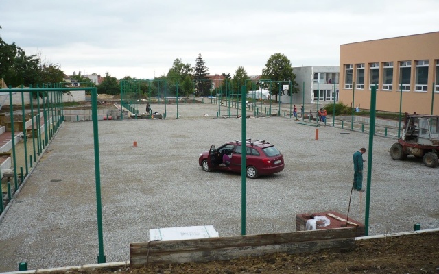 Stabilizácia zemné pláně volejbalového ihriska v Kyjove