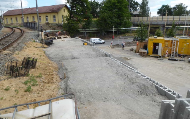 Oporný múr lávky na železničnej trati Tábor – Bechyně