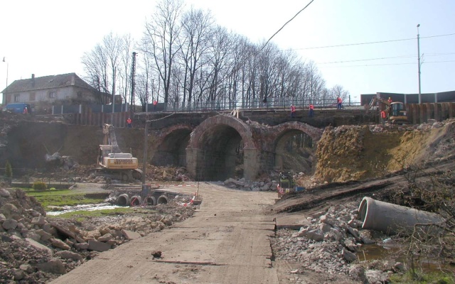 Oporný múr na železničnej trati Třebovice-Rudoltice