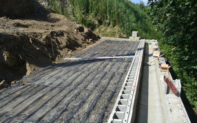 Žďár nad Sázavou, novostavba RD, oporný múr z vystuženej zeminy