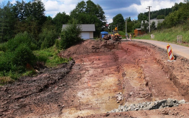 Oprava zosuvu v obci Chuchelna u Semil pomocou stavebnicového oporného systému