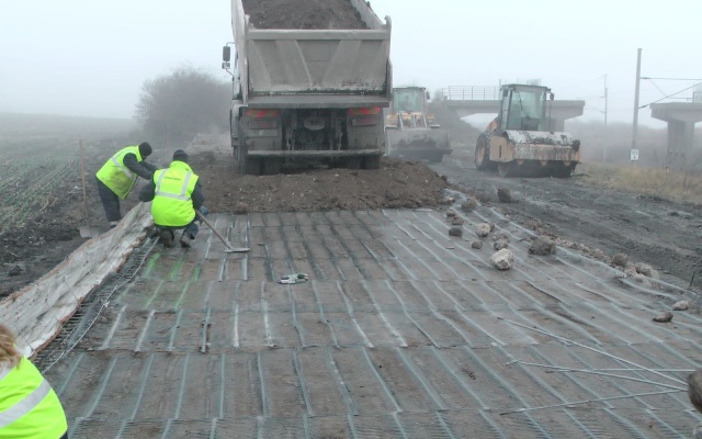 Ochranný protipovodňový val na železničnej trati Zaječí-Šakvice