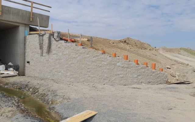 Vystužené krídla mostu na diaľnici D35, Časy - Ostrov