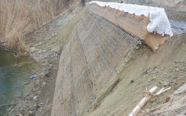 Sanácia erodovaných svahov ťažobnej jamy Hliník v Ratíškovicích