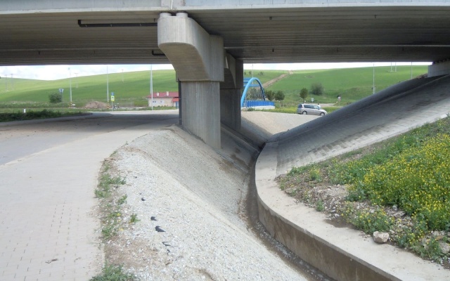 Protierózna ochrana svahov odvodňovacej priekopy v Poprade