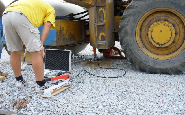 Založení haly na podmáčeném území pomocí roznášecí platformy s geomřížemi Tensar
