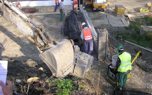 Oporný múr na železničnej trati Třebovice-Rudoltice