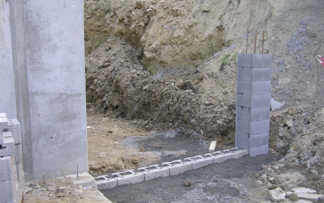 Oporný múr na železničnej trati Třebovice-Rudoltice