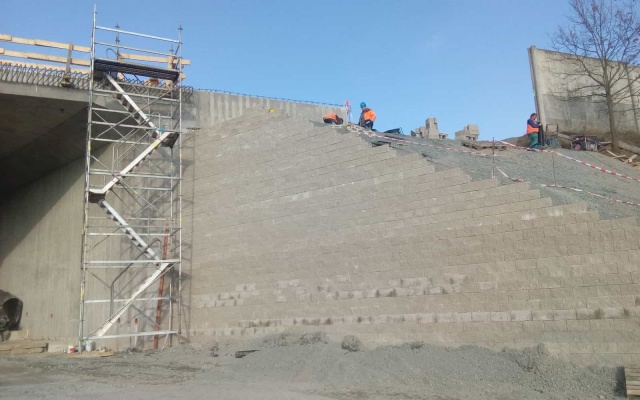 Modernizácia D1, úsek 04, Ostředek - Šternov, vystužená mostná krídla