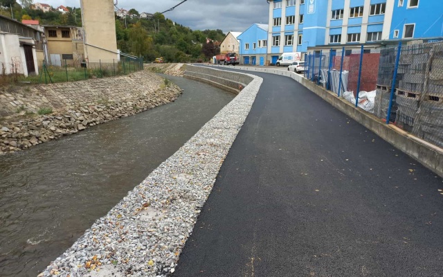 Zaistenie svahu pod cyklotrasou v Jihlave