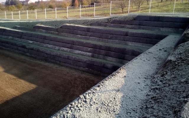 Sanácia zárubného múru na futbalovom ihrisku v Dolnom Němčí